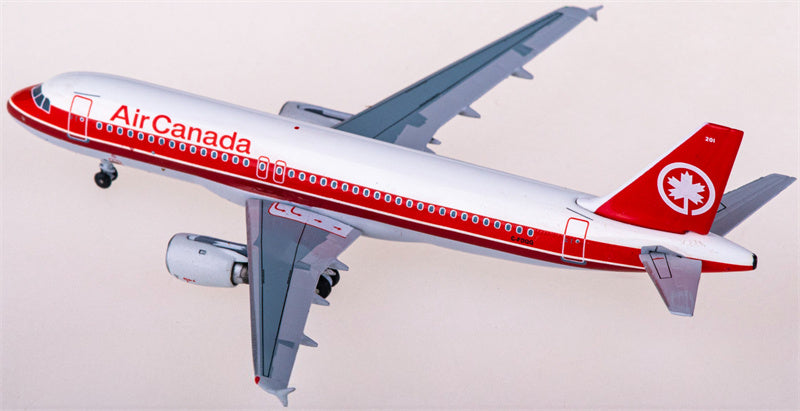 AeroClassics Air Canada Airbus A320 C-FDQQ 1:400 Diecast Model view 2