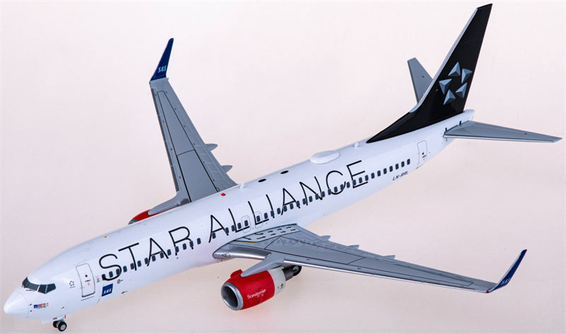 JC Wings SAS Boeing 737-800 LN-RRL Star Alliance 1:200 Diecast Model view 2