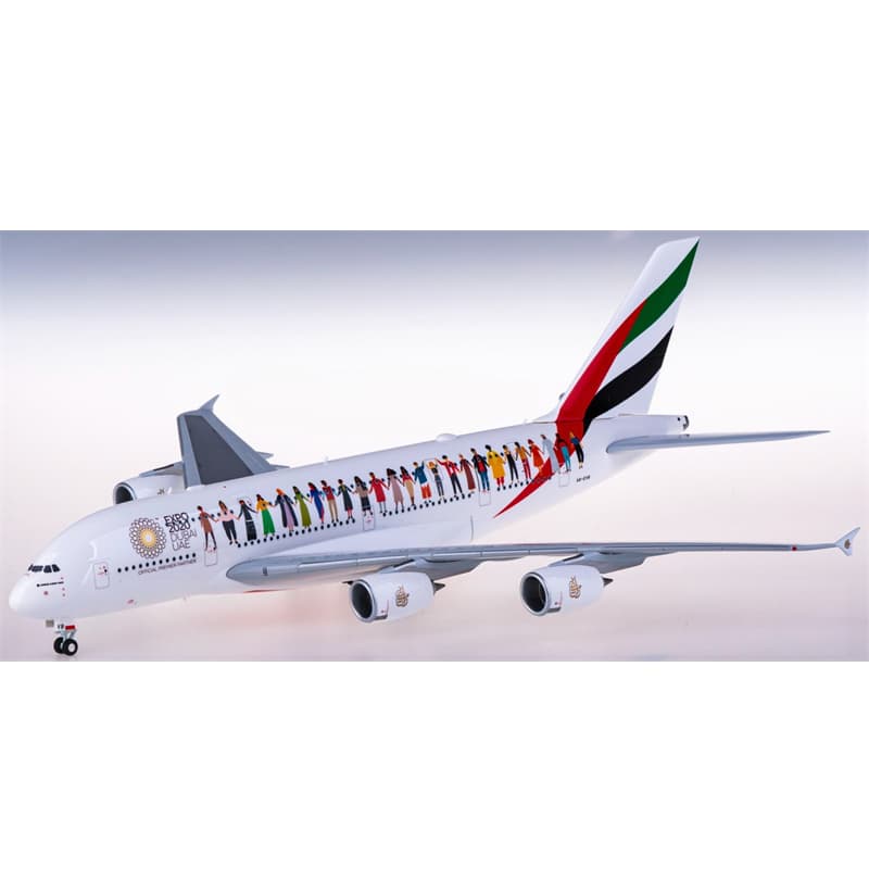 Herpa Emirates Airbus A380 A6-EVB 1:200 Aircraft Pre-built  Airliner Model Display