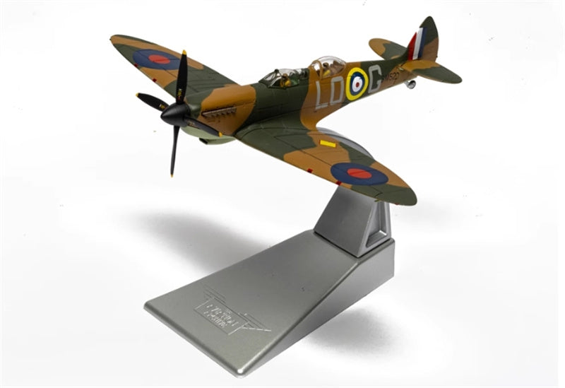 CORGI Supermarine Spitfire T9 - SM520 Goodwood Aerodrome 1:72 Airplane Pre-built Model