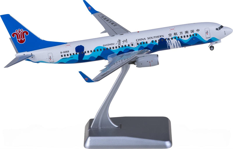 FLOZ China Southern Boeing 737-800 B-6068 1:200 Diecast Model view 2