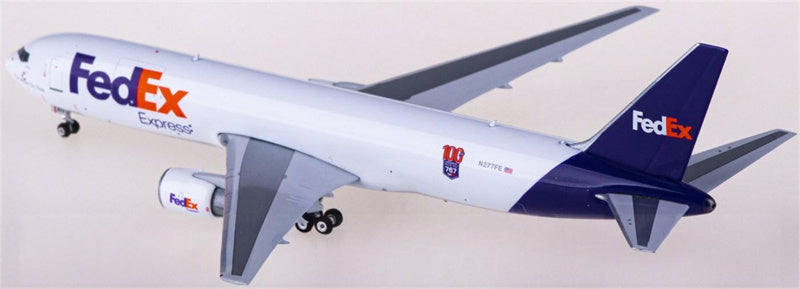 Phoenix FedEx Boeing 767-300F N277FE 1:400 Diecast Model view 2