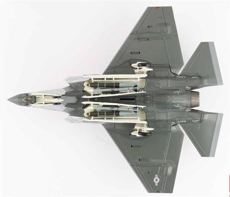 HOBBY MASTER F35C Lightning II JSF Mirror Coating XE-100/168733 US Navy August 2022 1:72 Aircraft Pre-built Model