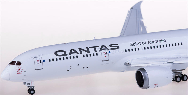 Geminijets Qantas Boeing 787-9 VH-ZNK Flaps Down 1:200 Diecast Model view 3