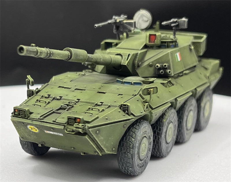AM Italian Centaur 120mm/L45 smoothbore wheeled tank 1:72 Tank Pre-built Model