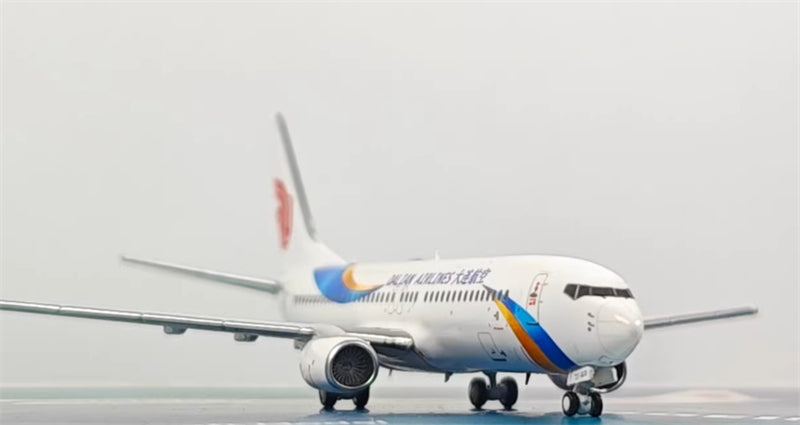AeroPolaris Dalian Airlines Boeing 737-800 B-5196 1:400 Diecast Model view 2