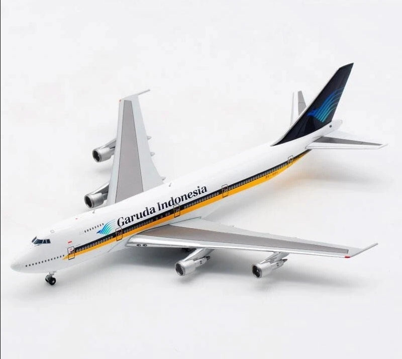 JC Wings Garuda Indonesia Boeing 747-200 9V-SQL 1:400 Diecast Model view 2