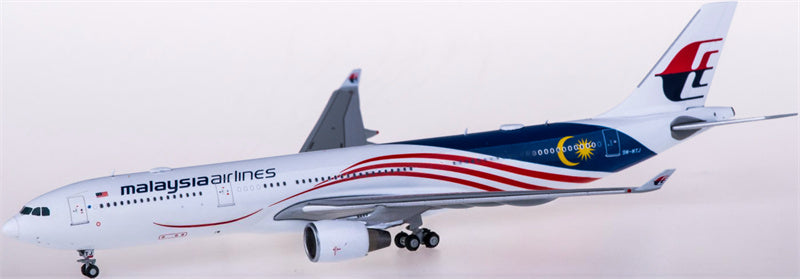 JC Wings Malaysia Airlines Airbus A330-300 9M-MTJ 1:400 Diecast Model view 1