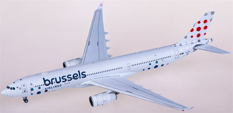 JC Wings Brussels Airlines Airbus A330-300 OO-SFX 1:400 Diecast Model view 1