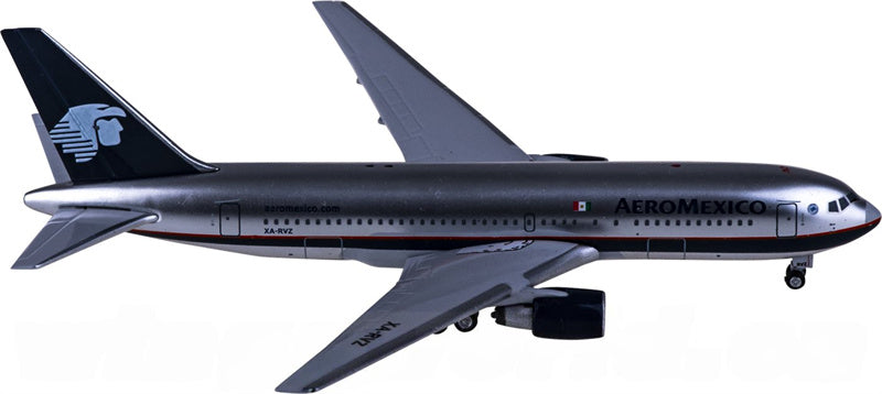 AeroClassics Aeroméxico for Boeing 767-200 XA-RVZ 1:400 Airplane Pre-built  Airliner Model Display