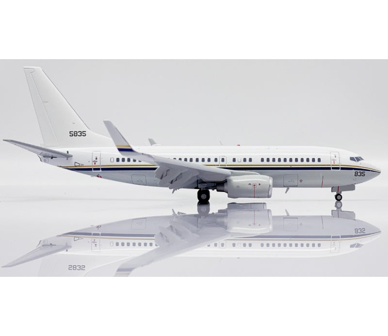 JC Wings 1:200 USA NAVY B737-700 165835 Flaps down DIECAST Model