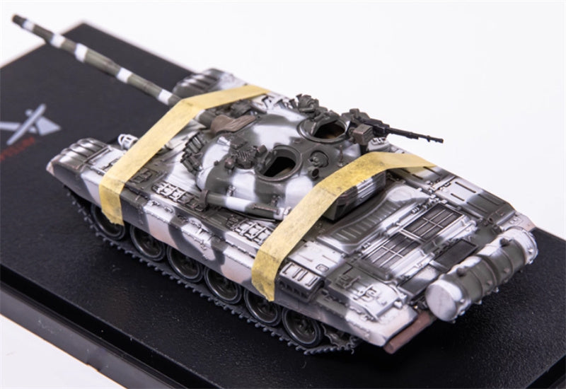 ARTISAN Russian T-72A main battle tank guards snow camouflage 1:72 Tank Pre-built Model