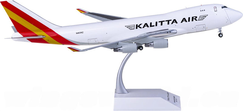 JC Wings 1:200 Kalitta Air Boeing 747 N403KZ Diecast Model view 3