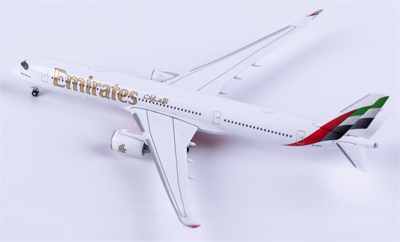 Herpa Emirates Airbus A350-900 A6-EXA 1:500 Diecast Model view 1