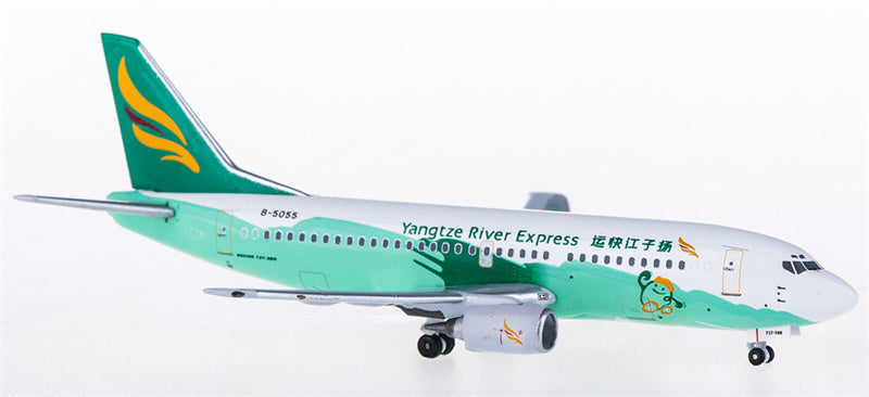 AeroClassics Yangtze River Express Boeing 737-300 B-5055 1:400 Diecast Model view 4