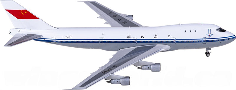 Phoenix 1:400 CAAC Boeing 747 B-2440 Diecast Model view 3