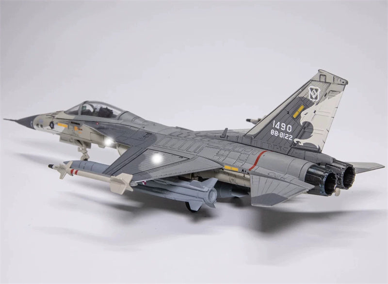 TTF Project Hsiung Feng III anti-ship missile F-CK-1 IDF 1:72 Model    1490