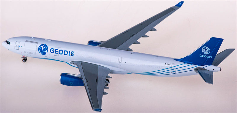 JC Wings Titan Airways Airbus A330-300F G-EODS 1:400 Diecast Model view 2