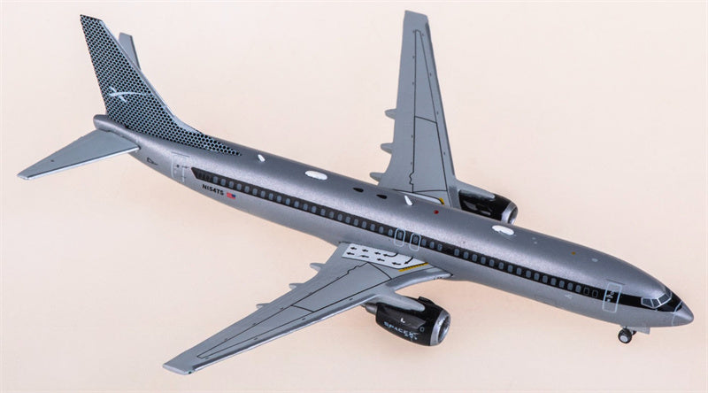 JC Wings 1:400 SpaceX Boeing 737-800 N154TS Diecast Model view 1