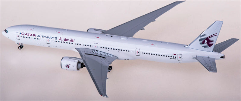 Phoenix Qatar Airways Boeing 777-300ER A7-BOC 1:400 Diecast Model view 3