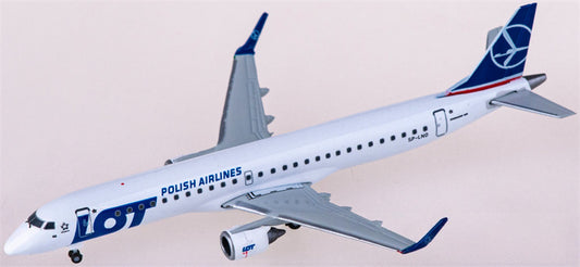 Herpa LOT Embraer ERJ-195 SP-LND 1:500 Diecast Model view 1