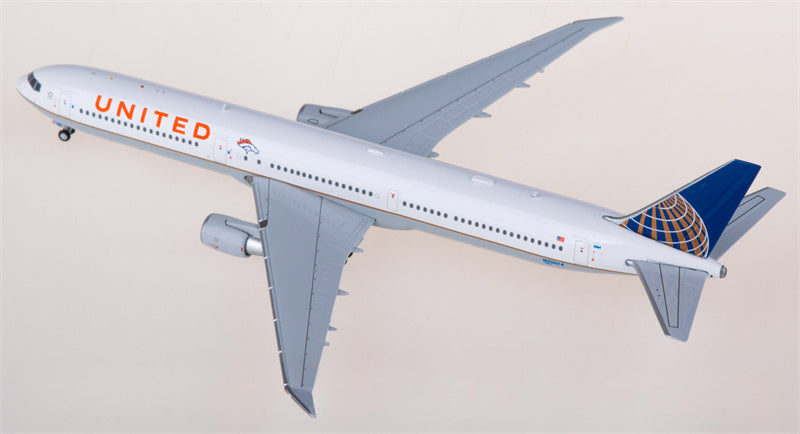 JC Wings United Airlines Boeing 767-400ER N76064 1:400 Diecast Model view 3