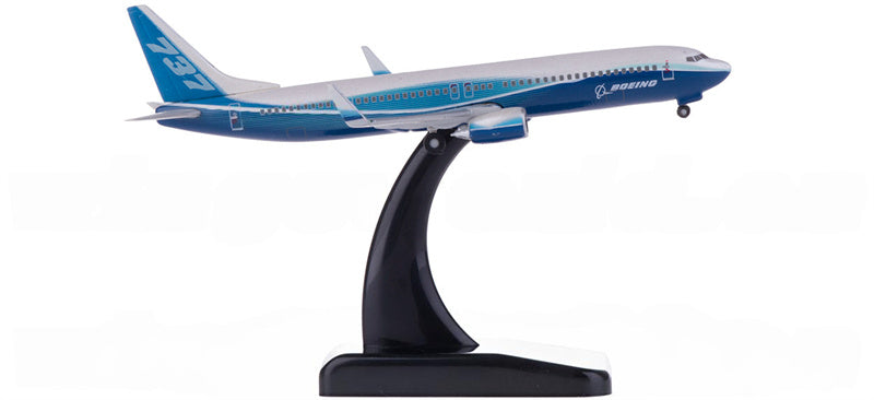 Hogan Boeing 737-900ER 1:500 Diecast Model view 2