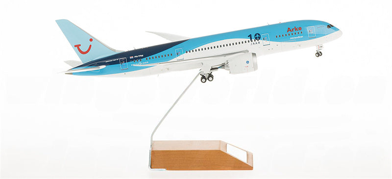 JC Wings Arke Boeing 787-8 PH-TFM 1:200 Diecast Model view 1