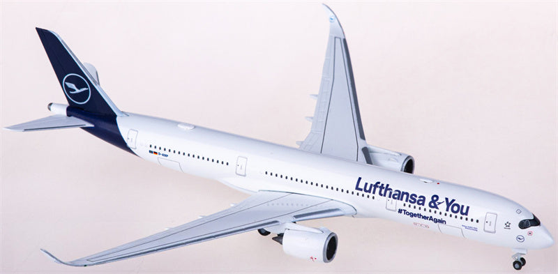 Herpa Lufthansa Airbus A350-900 D-AIXP & You 1:500 Diecast Model view 2