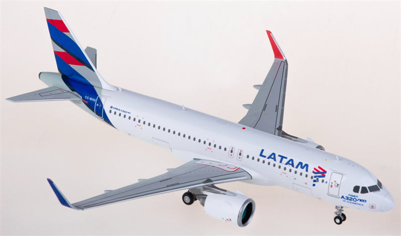Geminijets LATAM Airbus A320neo CC-BHG 1:200 Diecast Model view 2