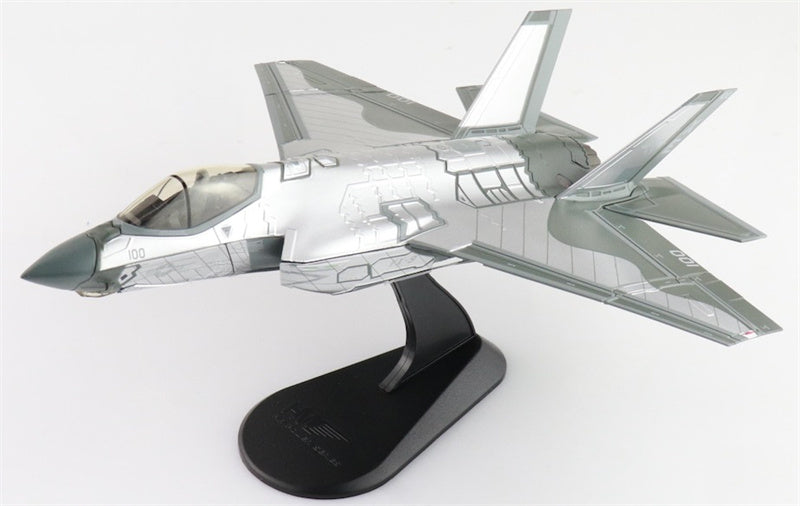 HOBBY MASTER F35C Lightning II JSF Mirror Coating XE-100/168733 US Navy August 2022 1:72 Aircraft Pre-built Model