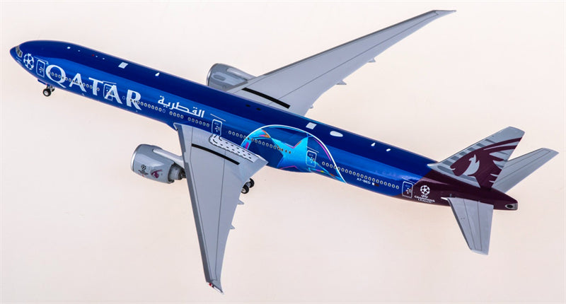 Phoenix 1:400 Qatar Boeing 777-300ER A7-BED Diecast Model view 3