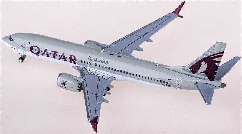 Geminijets Qatar Boeing 737 MAX 8 A7-BSC 1:400 Diecast Model view 2