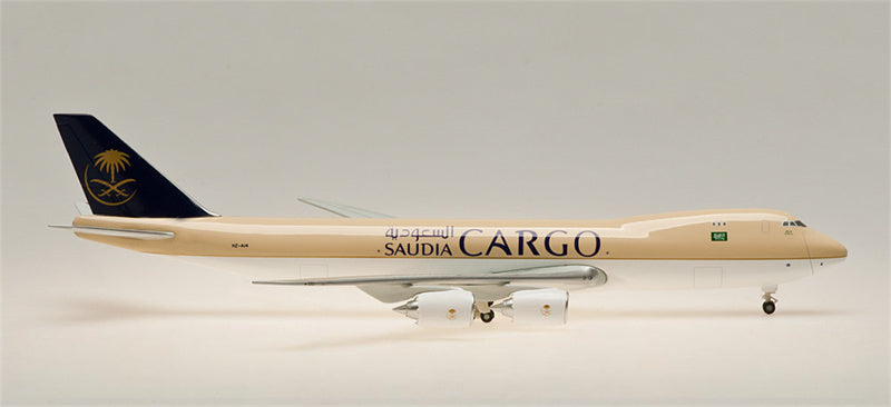 Hogan Saudi Cargo Boeing 747-8F HZ-AI4 1:400 Diecast Model view 4