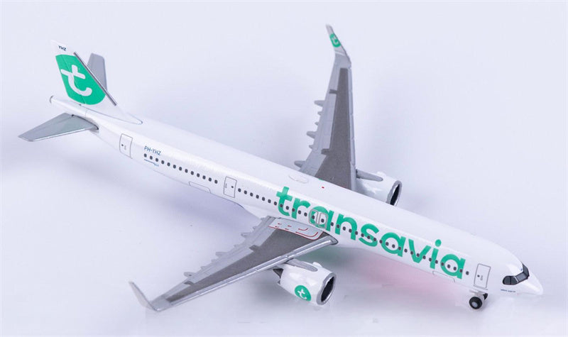 Herpa Transavia Airbus A321neo PH-YHZ 1:500 Diecast Model view 1