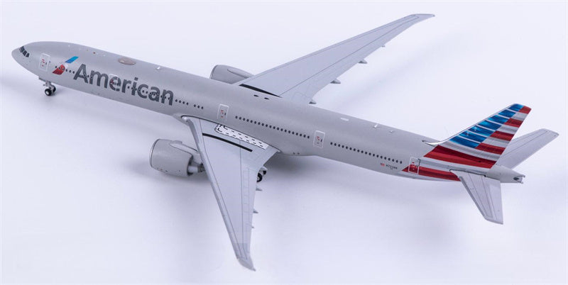 Geminijets American Airlines Boeing 777-300ER N722AN 1:400 Diecast Model view 3
