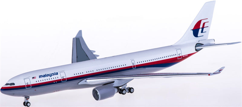 AeroClassics Malaysia Airlines Airbus A330-200 9M-MKX 1:400 Diecast Model view 4