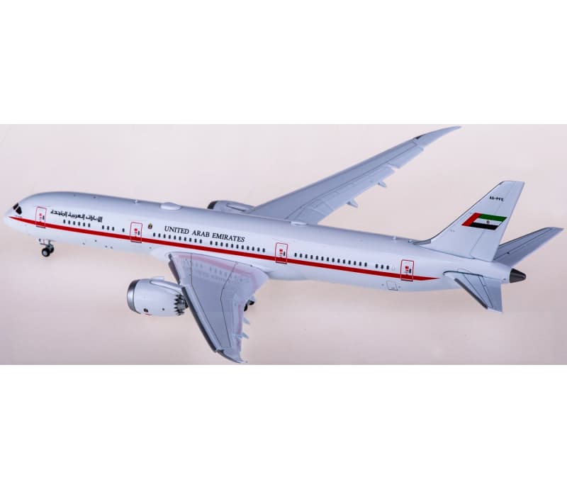 JC Wings Abu Dhabi Amiri Flight Boeing 787-9 Dreamliner A6-PFE Flaps down 1:400 Aircraft Pre-built  Airliner Model Display