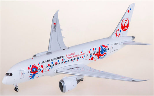 SQ Wings Japan Airlines Boeing 787-8 JA823J 1:200 Diecast Model view 1