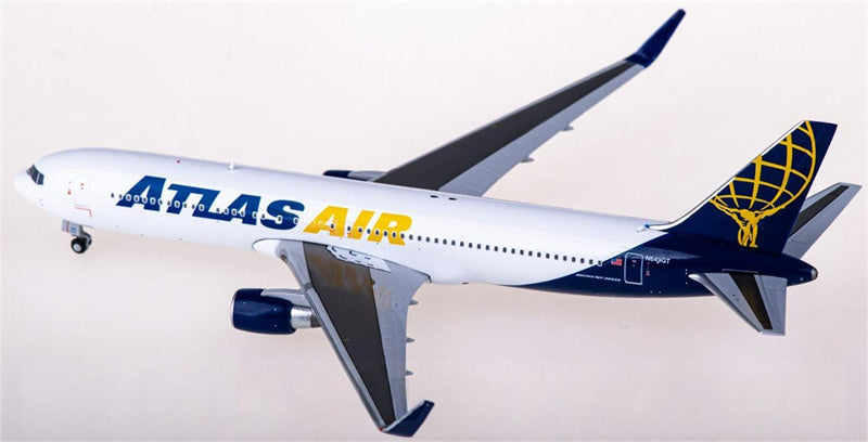 Geminijets Atlas Air Boeing 767-300ER N649GT 1:400 Diecast Model view 4