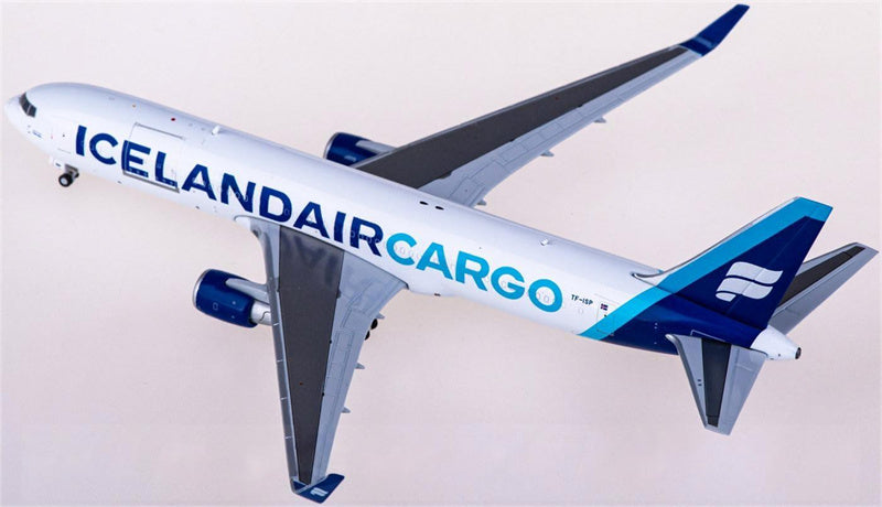 JC Wings Icelandair Cargo Boeing 767-300ER TF-ISP 1:400 Diecast Model view 2