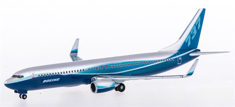 Hogan Boeing 737-900 1:500 Diecast Model view 3