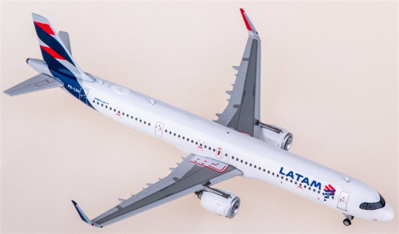 Phoenix LATAM Airbus A321neo PS-LBA 1:400 Diecast Model view 1