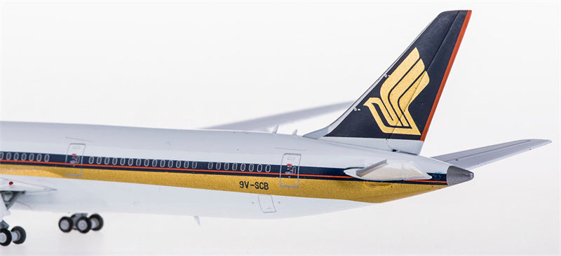 JC Wings 1:400 Singapore Airlines Boeing 787-10 9V-SCB Diecast Model view 2