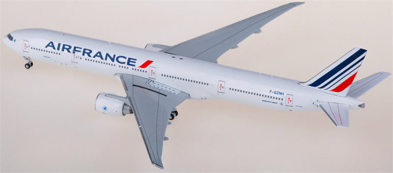 Geminijets Air France Boeing 777-300ER F-GZNH 1:400 Diecast Model view 2