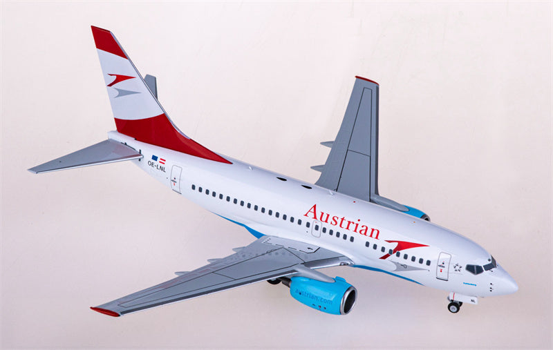 NG Models Austrian Airlines Boeing 737-600 OE-LNL 1:200 Diecast Model view 3