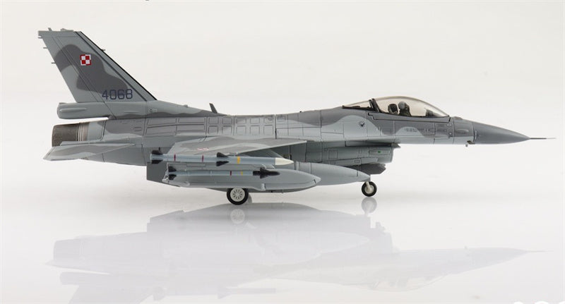 HOBBY MASTER F16C Fighting Falcon Polish Air ce 4068 32. Baza Lotnictwa Taktycznego Lask listopad 2019 1:72 Aircraft Pre-built Model