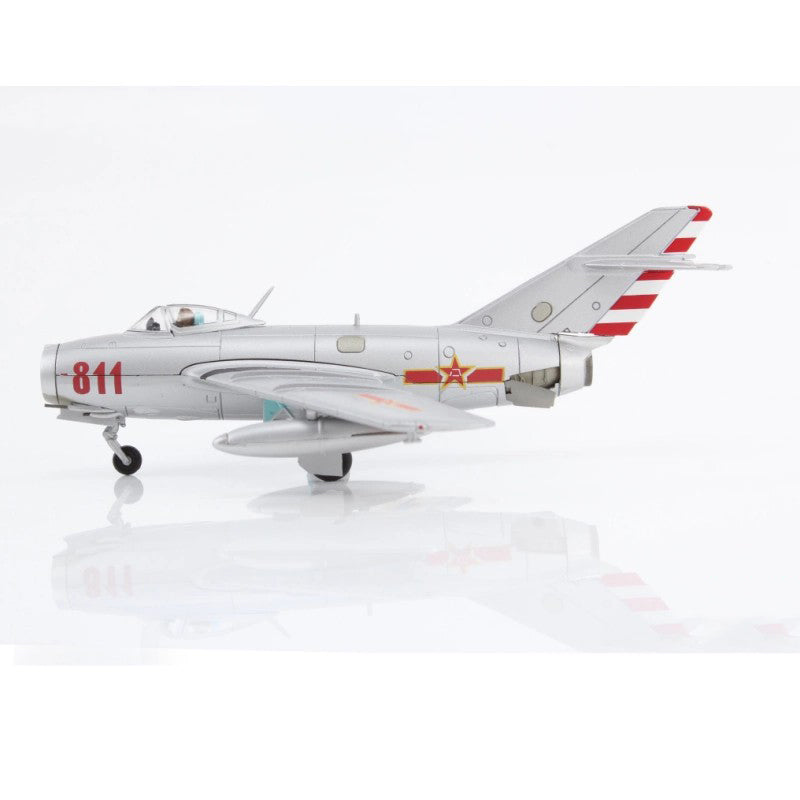 HOBBY MASTER Soviet Air Force / Anshan MIG-15 72nd GvIAP 1:72 Model 1950   11811 of Lt. V. I. Chizh