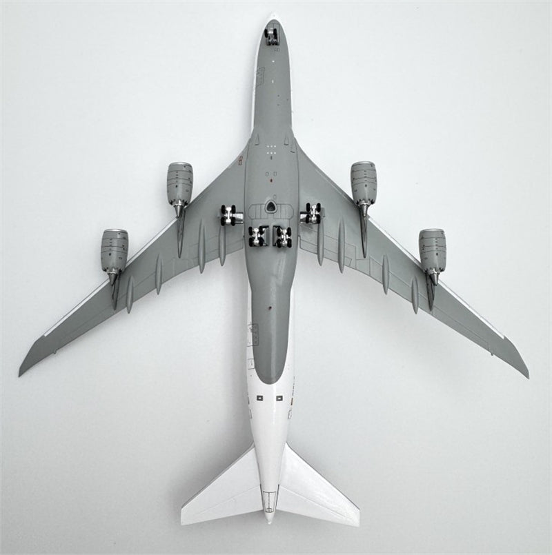 YY Wings Lufthansa Airlines Boeing 747-8 D-ABYD 1:400 Diecast Model view 3