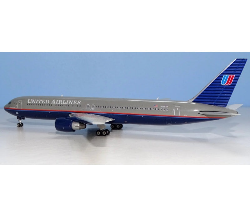 Phoenix 1:400 United Airlines B767-300ER N666UA  DIECAST Model